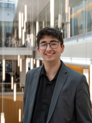 Professional Headshot of Jonathan Diaz