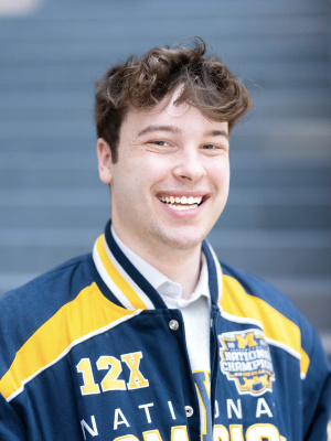 Headshot of Carter Van Erp