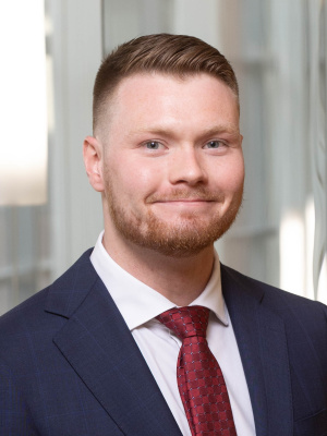 Travis Hartig headshot