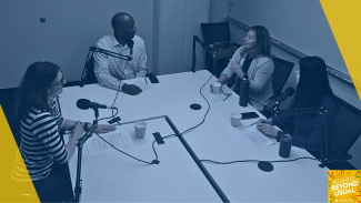 students chat with Full Time MBA counselors